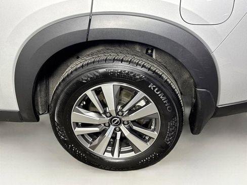 Certified 2023 Nissan Pathfinder SL w/ Black Appearance Package image 27