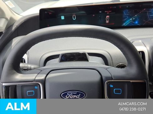 Used 2025 Ford Expedition Active AWD/4WD image 26