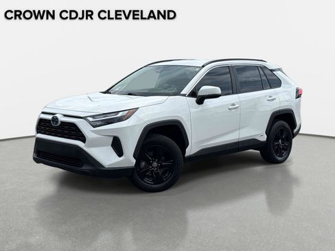 Used 2023 Toyota RAV4 XLE AWD/4WD image 1