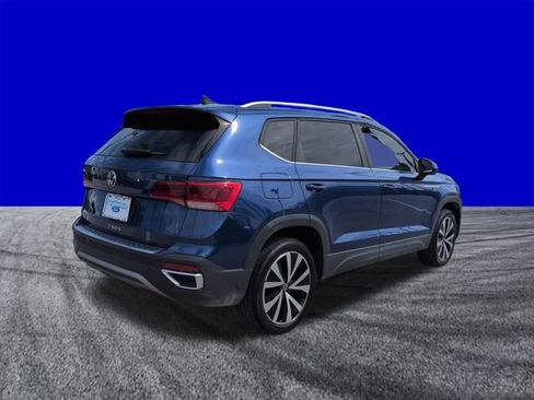 Used 2022 Volkswagen Taos SE w/ IQ.Drive SE Package FWD image 4