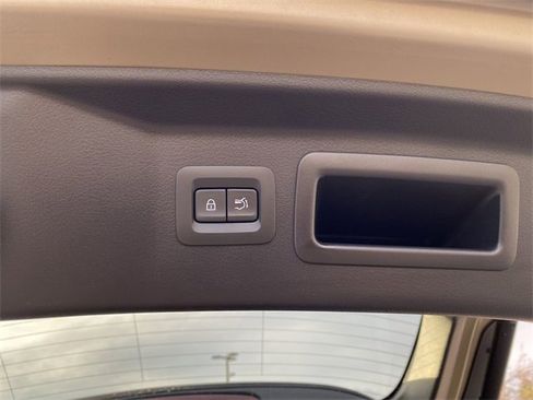 Certified 2025 MAZDA CX-70 3.3 Turbo w/ Premium Package image 33