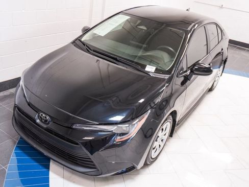 Used 2025 Toyota Corolla LE FWD image 34