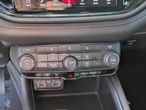 Certified 2025 Dodge Durango GT w/ Blacktop Package image 23