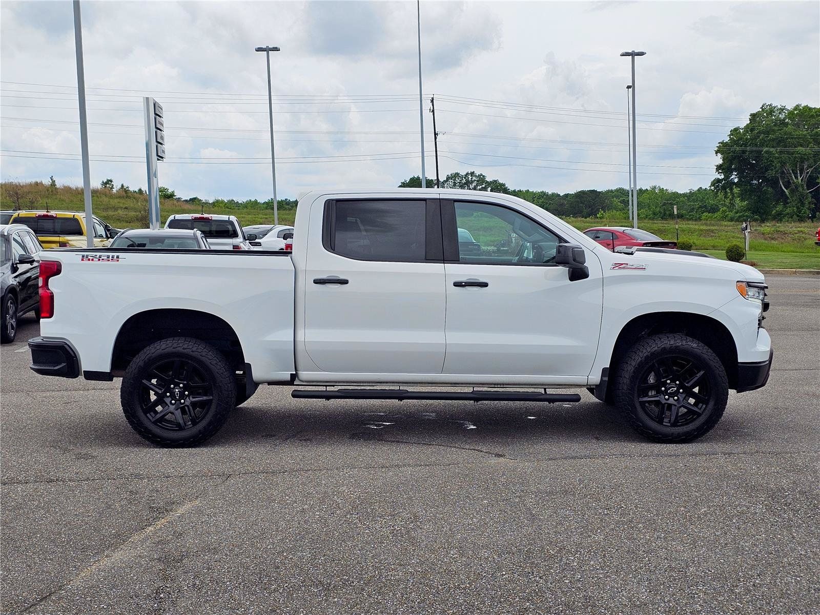 Used 2023 Chevrolet Silverado 1500 LT Trail Boss AWD/4WD image 7