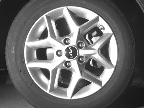 Used 2025 Kia Soul LX w/ LX Technology Package FWD image 13