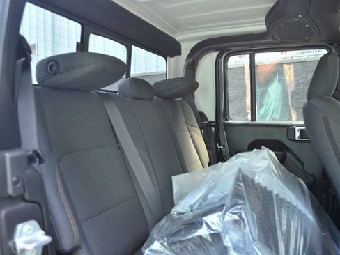 New 2026 Jeep Gladiator Sport AWD/4WD image 31