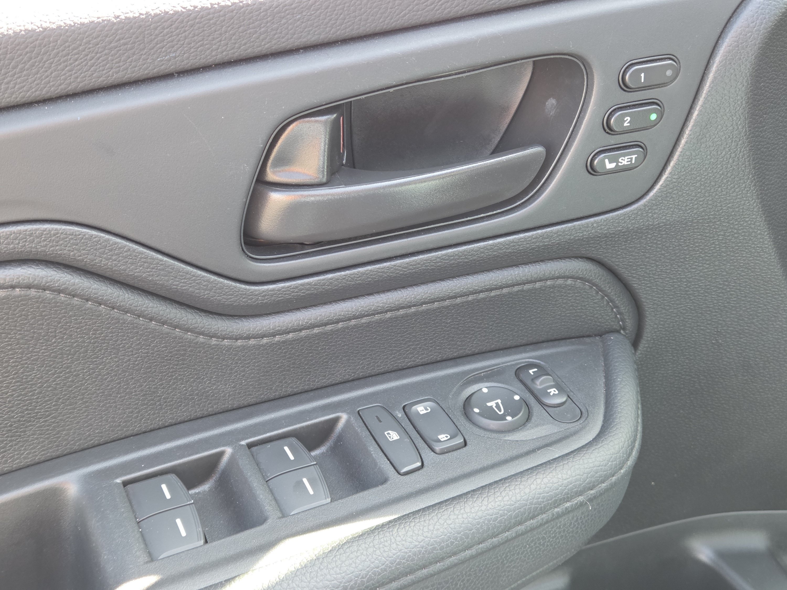 Used 2025 Honda Odyssey Sport-L image 32