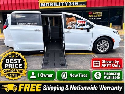 Used 2023 Chrysler Pacifica Touring-L