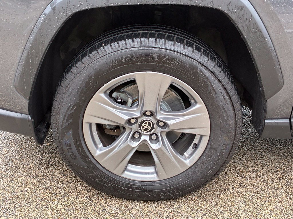 Used 2024 Toyota RAV4 XLE AWD/4WD image 14