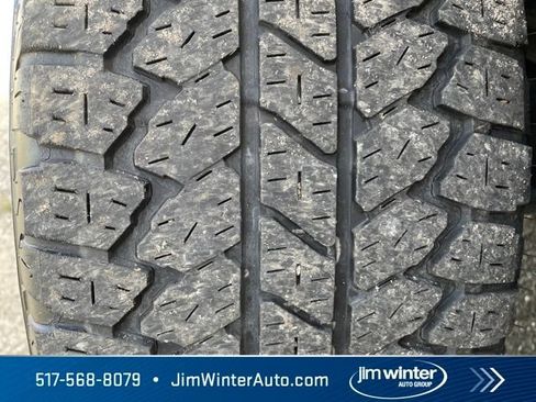 Used 2023 Chevrolet Silverado 1500 LT AWD/4WD image 4
