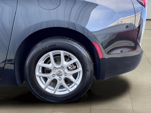 Used 2023 Chrysler Pacifica Touring-L FWD image 40