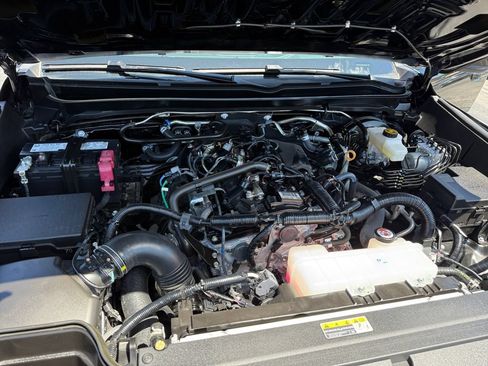 Certified 2025 Toyota Tacoma SR5 AWD/4WD image 33