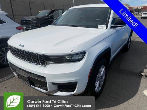 Used 2022 Jeep Grand Cherokee L Limited AWD/4WD image 2