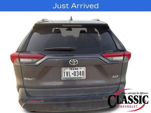 Used 2021 Toyota RAV4 XLE Premium image 13