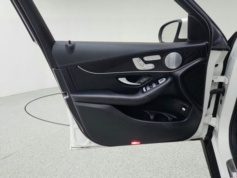 Used 2017 Mercedes-Benz GLC 300 4MATIC image 26