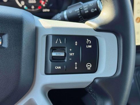 Used 2025 Land Rover Defender 110 S image 24