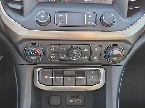 Used 2022 GMC Acadia Denali w/ Denali Ultimate Package image 20