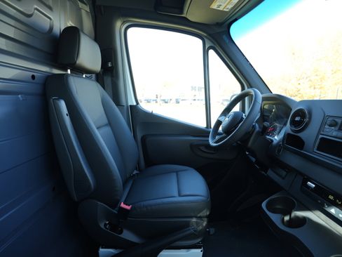 New 2025 Mercedes-Benz Sprinter 2500 image 29
