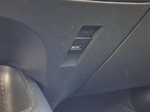 Used 2021 Toyota Corolla SE FWD image 24