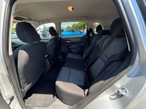 Used 2025 Nissan Rogue SV FWD image 28