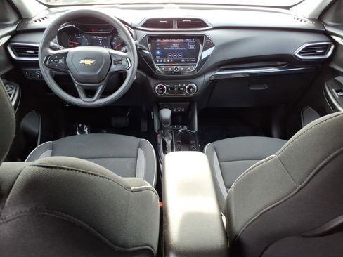 Used 2023 Chevrolet TrailBlazer LT w/ Convenience Package image 12