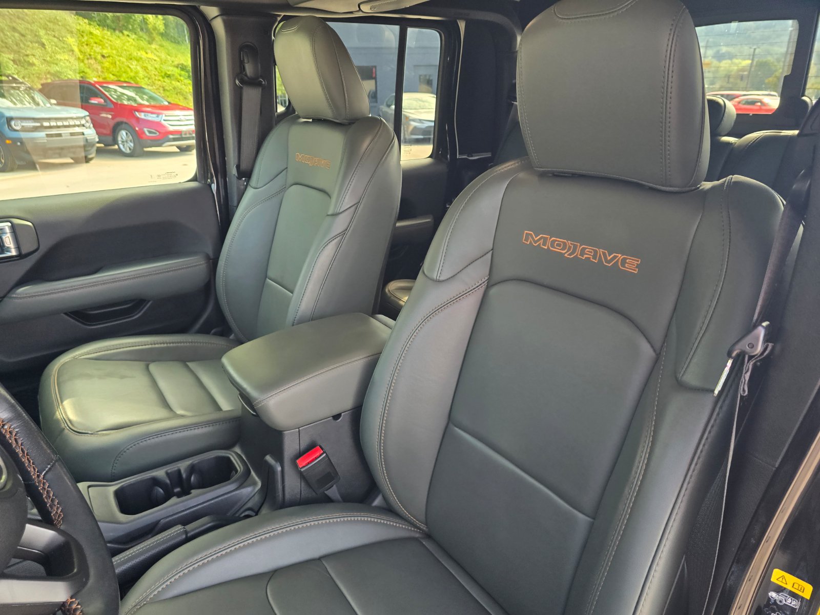 Used 2024 Jeep Gladiator Mojave AWD/4WD image 16