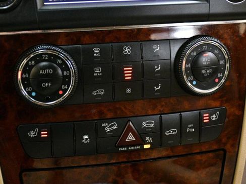 Used 2012 Mercedes-Benz GL 450 4MATIC image 29