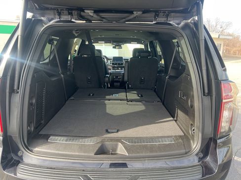 Used 2023 Chevrolet Suburban Premier image 13