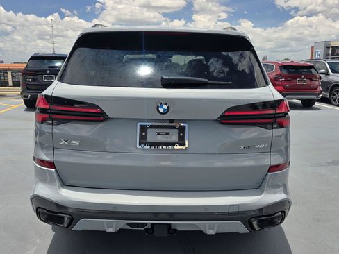 New 2026 BMW X5 xDrive40i w/ M Sport Package AWD/4WD image 4