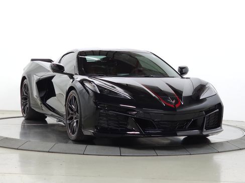 Used 2025 Chevrolet Corvette Z06 w/ Stealth Interior Trim Package RWD image 12