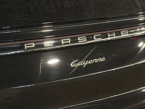Used 2023 Porsche Cayenne Coupe AWD/4WD image 27