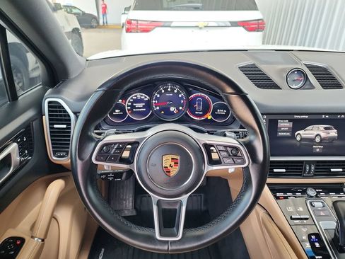 Used 2020 Porsche Cayenne AWD/4WD image 19