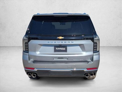 New 2025 Chevrolet Suburban Premier image 6