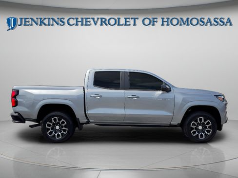 Used 2024 Chevrolet Colorado LT w/ LT Convenience Package III RWD image 3