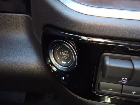 New 2026 GMC Sierra 1500 SLT image 21