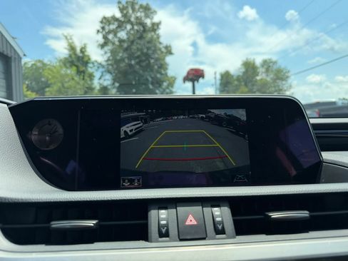 Used 2019 Lexus ES 350 w/ Premium Package FWD image 19