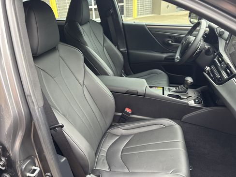 Certified 2025 Lexus ES 350 F Sport image 33