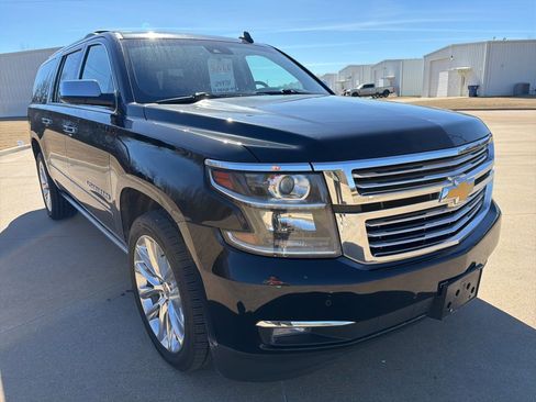 Used 2019 Chevrolet Suburban Premier w/ Premier Plus Edition image 9