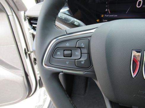 Used 2025 Buick Envista Avenir image 18