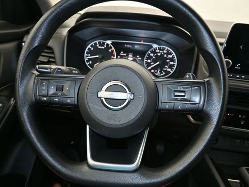 Used 2024 Nissan Rogue S FWD image 13