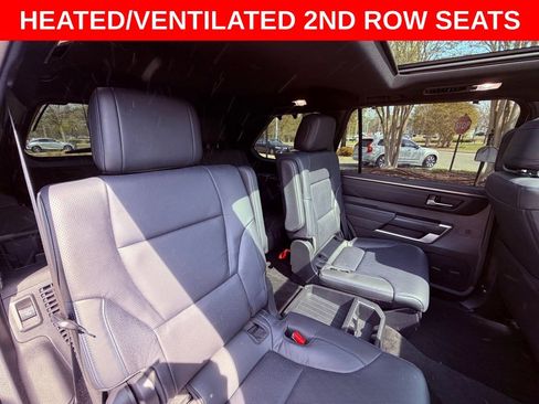 Used 2025 Toyota Sequoia Platinum AWD/4WD image 17