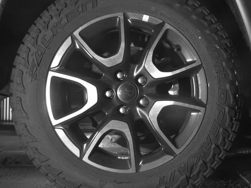 Used 2025 Jeep Compass Trailhawk image 15