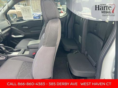 Certified 2025 Nissan Frontier SV image 11