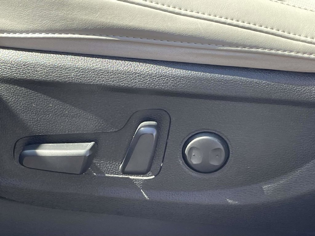 Used 2025 Kia Telluride S FWD image 27