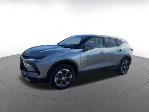 Used 2025 Chevrolet Blazer LT FWD image 8
