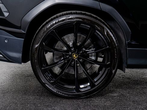 Used 2021 Lamborghini Urus image 9