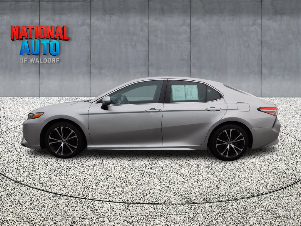Used 2018 Toyota Camry SE FWD image 4