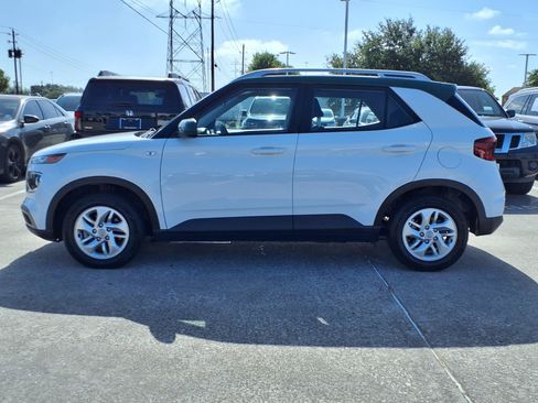 Used 2020 Hyundai Venue SEL FWD image 22