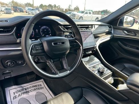 Certified 2024 Jeep Grand Cherokee L Limited w/ Luxury Tech Group II image 12