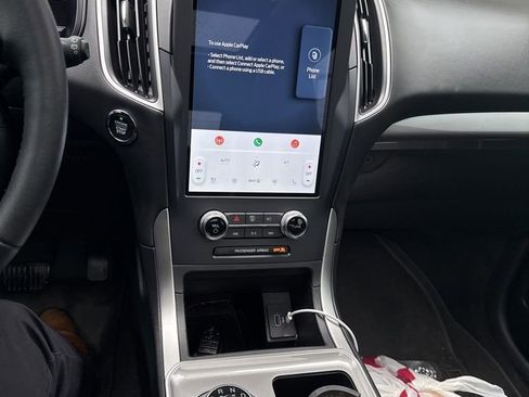 Certified 2024 Ford Edge SEL w/ Convenience Package image 5